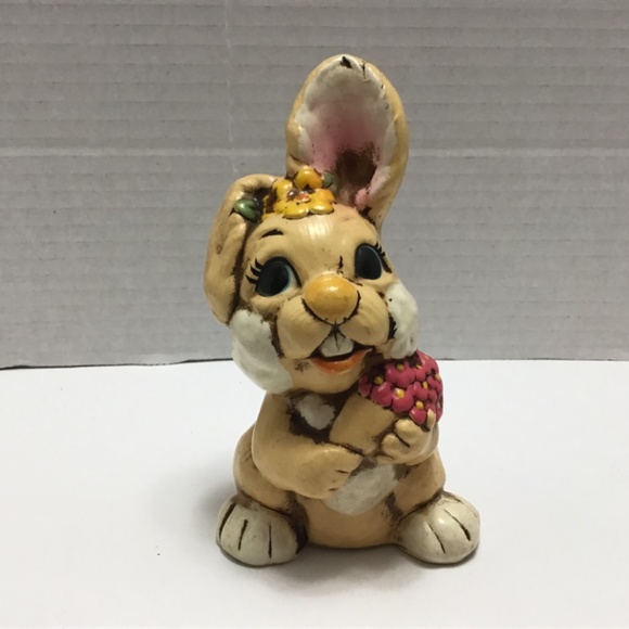 Vintage Adorable sweet Face Ceramic Bunny With Pink Flowers Signed Korea - Picture 2 of 7